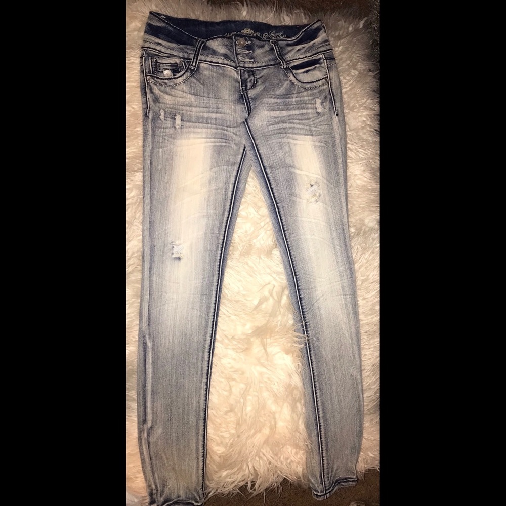 Almost famous jeans - only wore once!